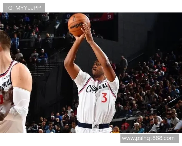 快船替补控卫保罗表现低迷却仍被迫留场，球队难题凸显